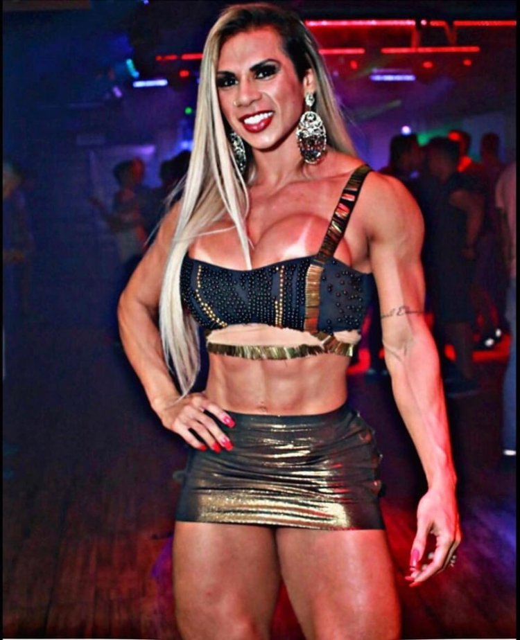 SUELEN BISSOLATI of the buttocks