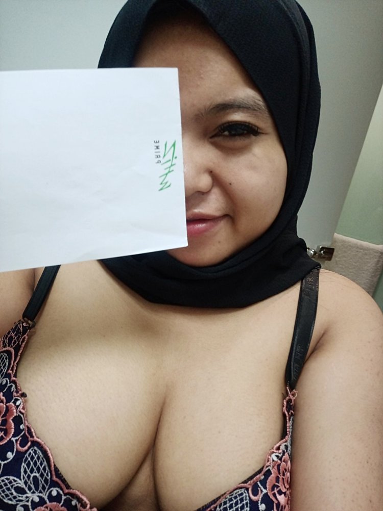 Naked Muslims with big breasts