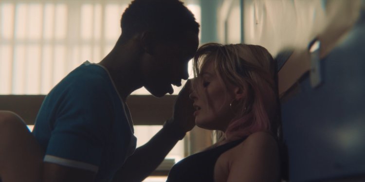 Emma Zingelshmuller Nude