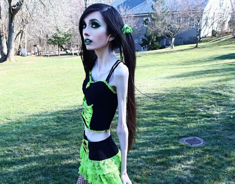 Eugenia Cooney blogger