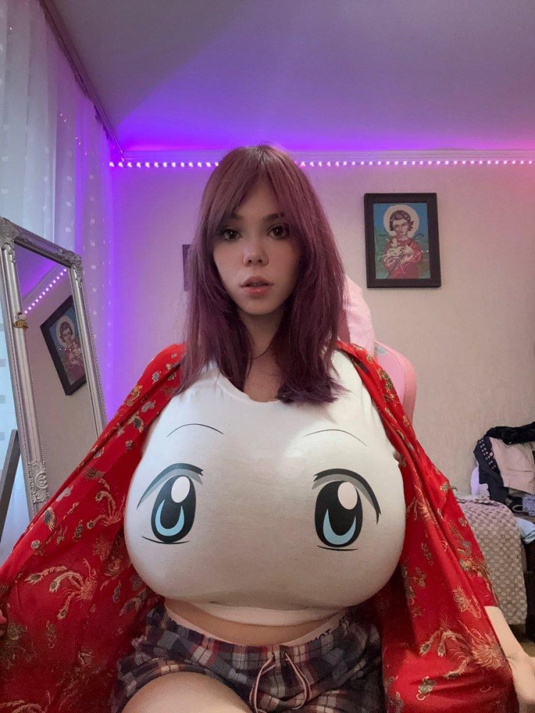 Porn actress Brunette