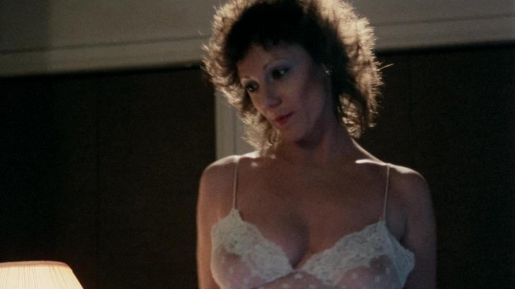 Joan Collins in your youth nude