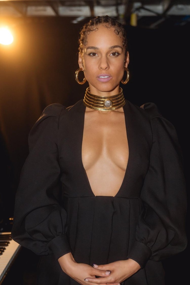 Alexy Fox Porn actress