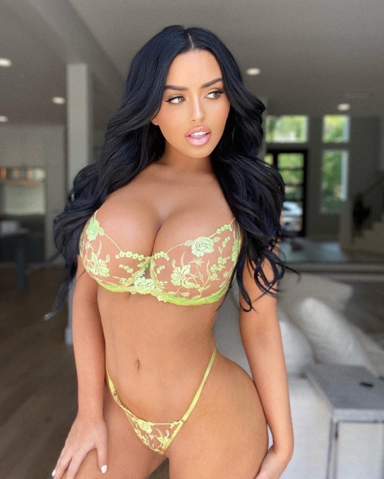 Ebigail Rachford Selfie