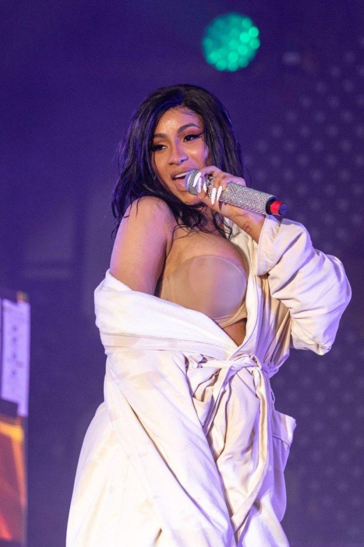 Cardi b Onlifanse drain