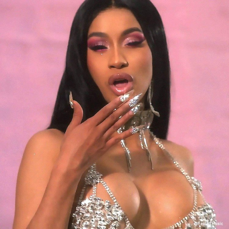 Rapper Cardi Bi naked