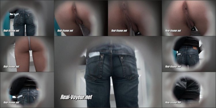 Specified masturbation on the beach