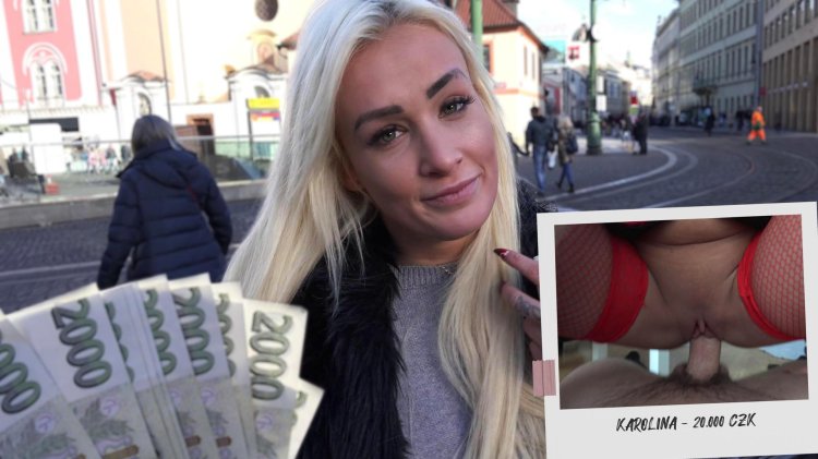 She showed boobs to a stranger