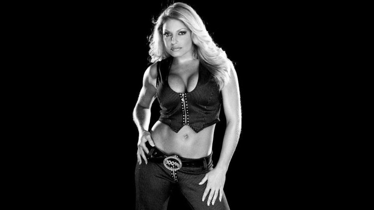 Trish Stratus nude