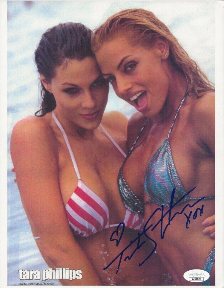 Trish Stratus Women Restlers