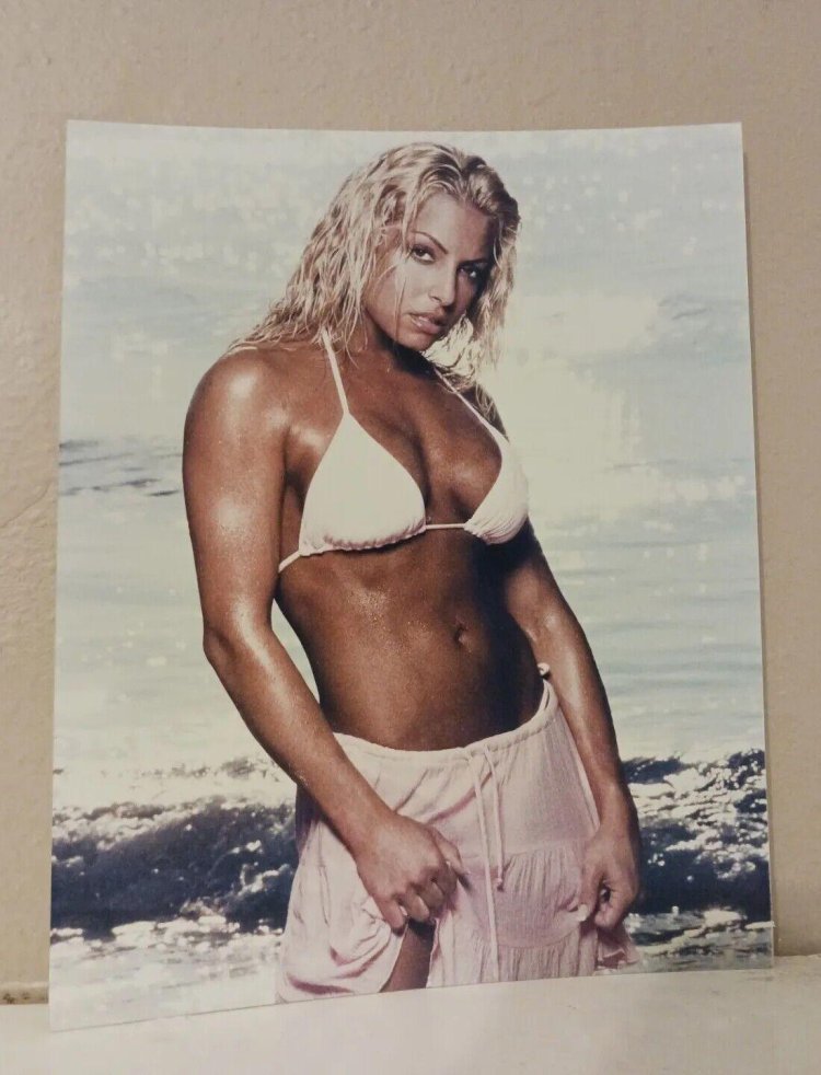 Trish Stratus Women Restlers