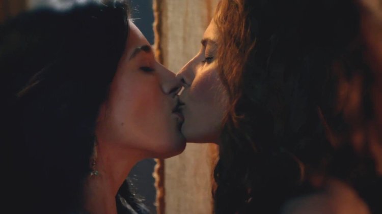 Jamie Edmondson Tits