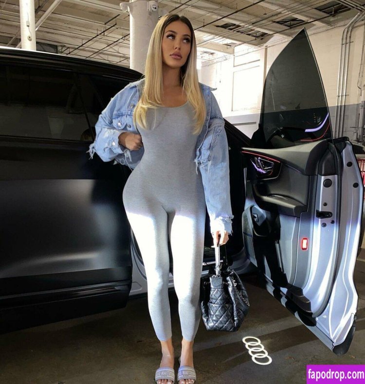 Renee Estella @reneeestella