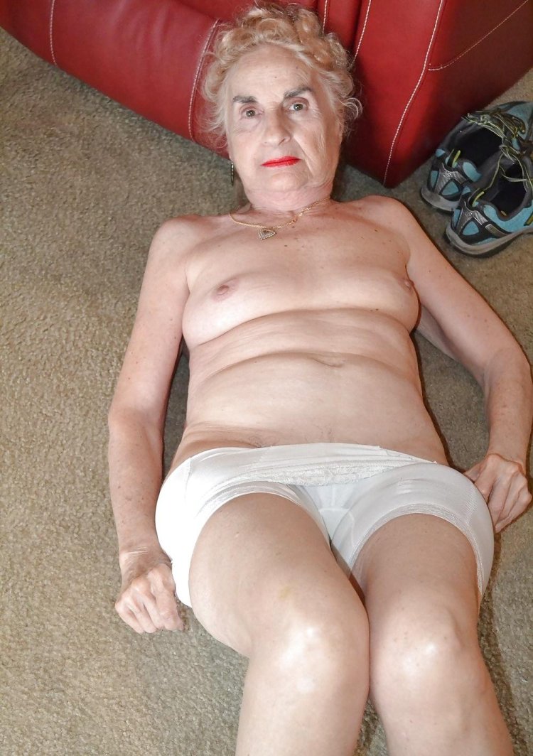 Old grandmothers Voyeurism