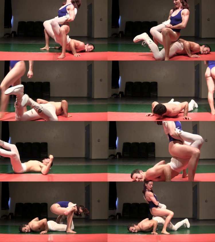 The struggle of naked women in ring