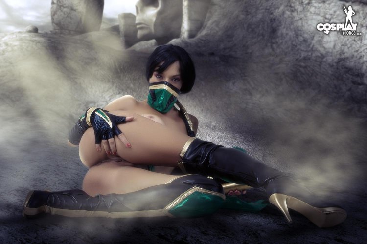 Kitana from Mortal Combat Lesbian
