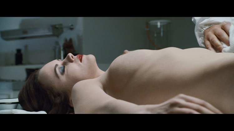 Kristina Ricci in the morgue - life behind line (2009)