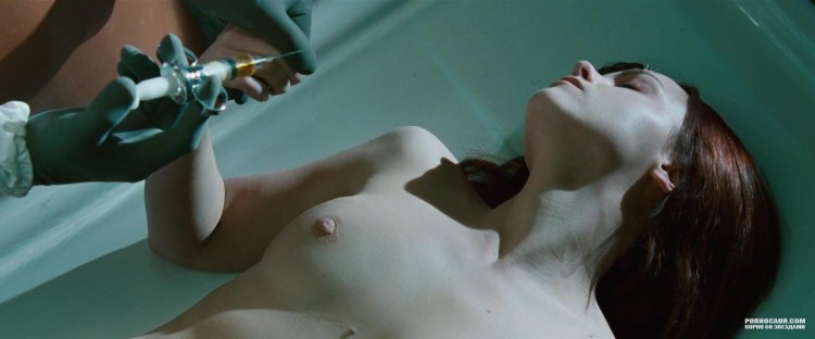 Christina Ricci naked in the morgue