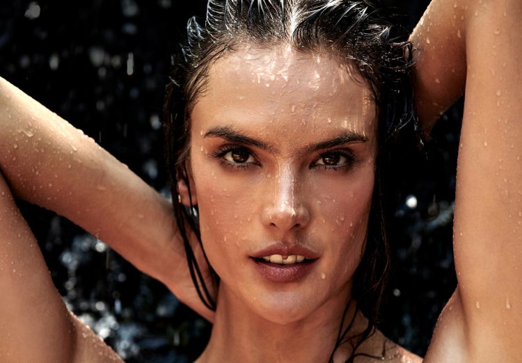 Alessandra Ambrosio Nude