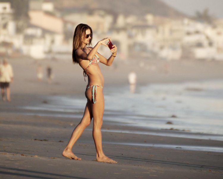 Alessandra Ambrosio Maxim