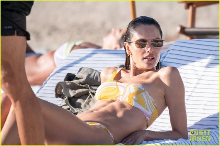 Alessandra Ambrosio 2021