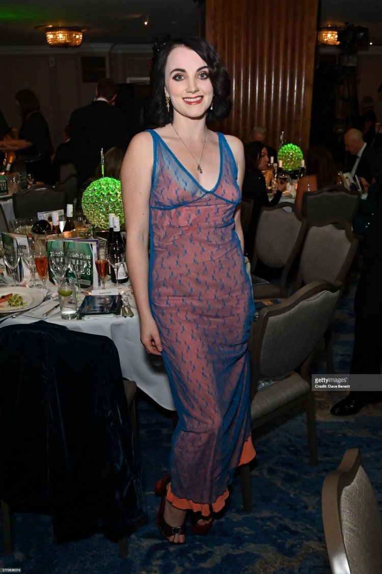 The picture is a dark -skinned girl