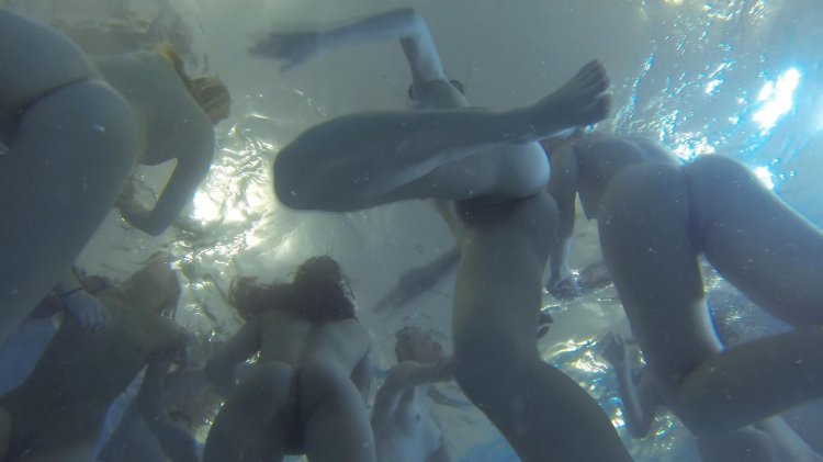 Erotic underwater performance