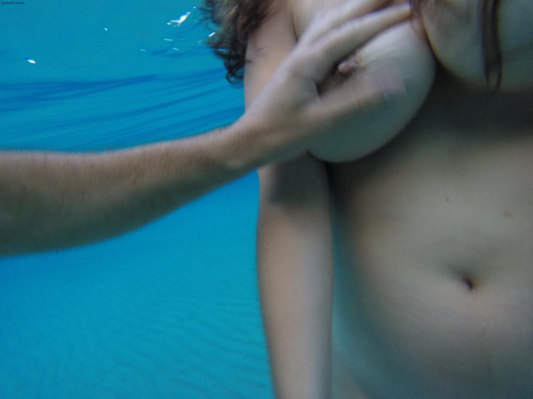 Girl in the pool underwater