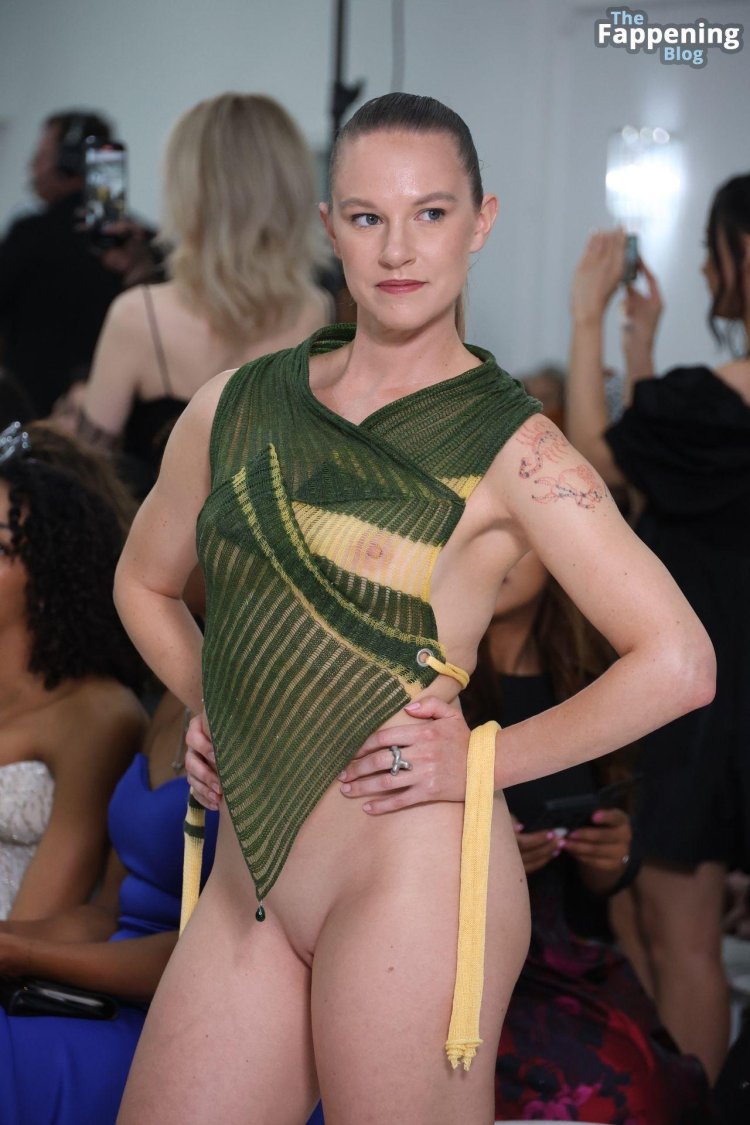 Film High Fashion Naked