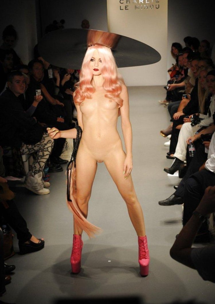 Charlie Le Mingu Naked