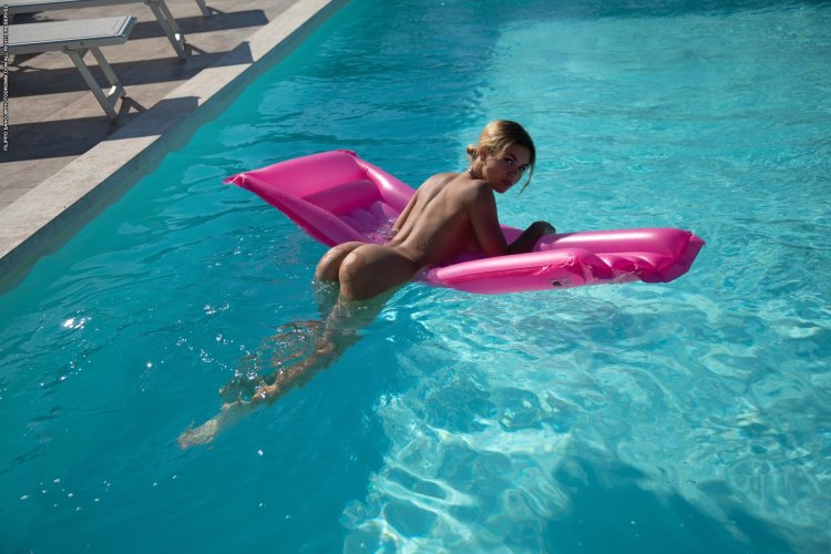 Naked Love Uspenskaya