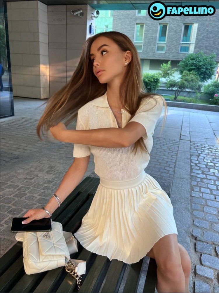 Costume with a skirt pliss