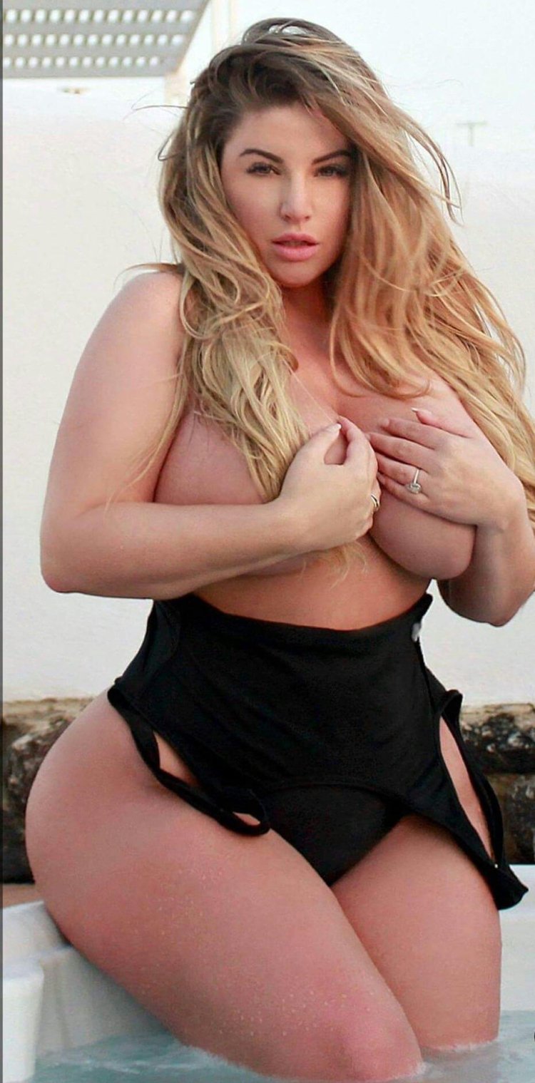 Ashley Alexis Saiz plus