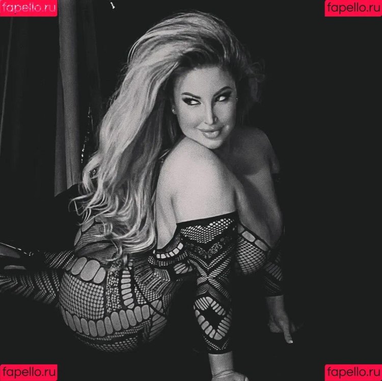 Ashley Alexis Saiz plus