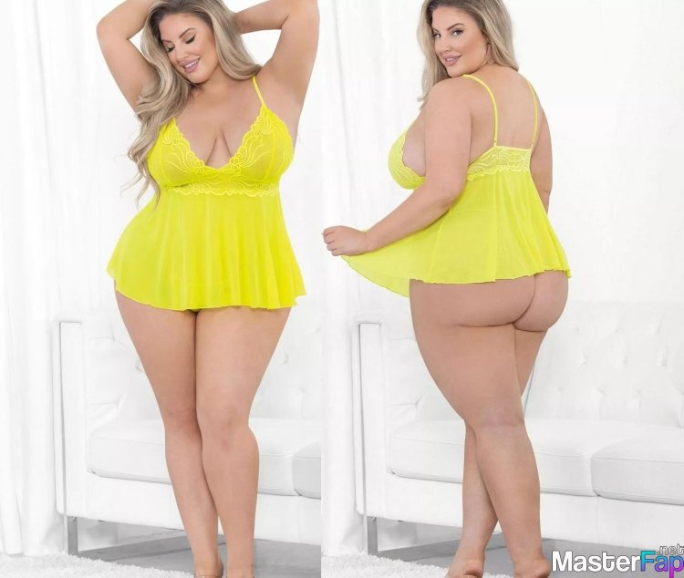 Ashley Alexis Plus Size model