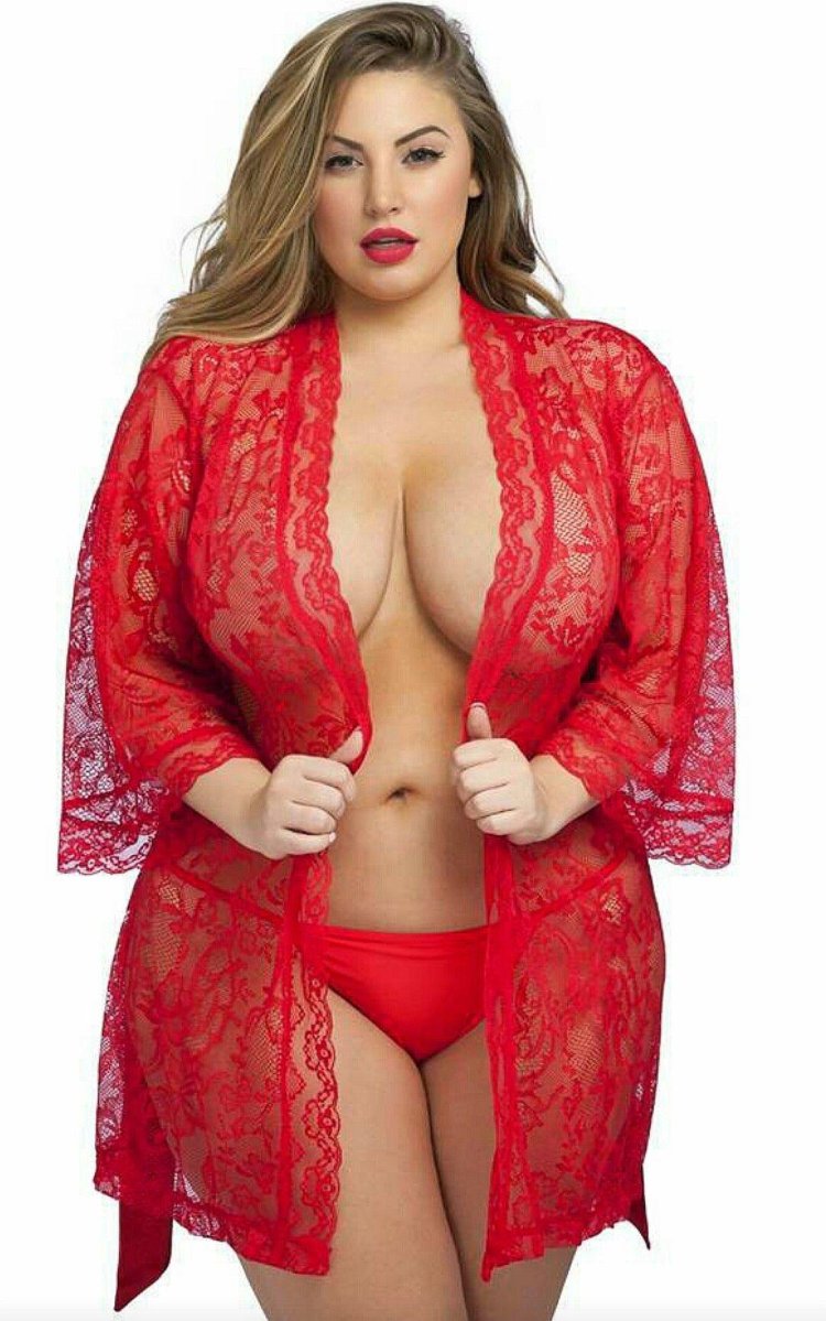 Ashley Alexis Saiz plus