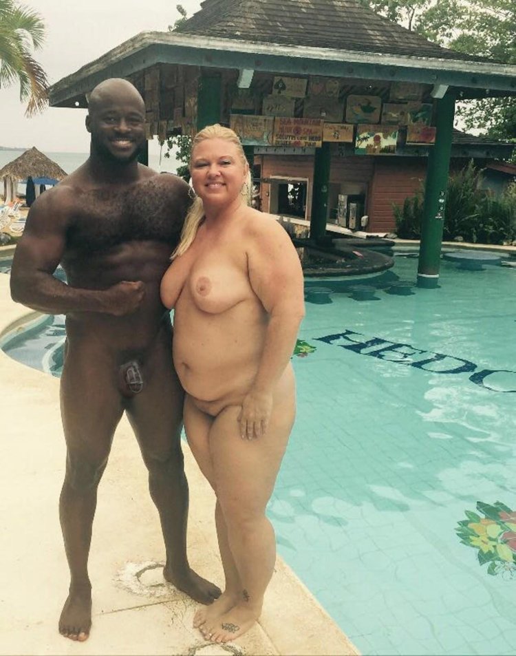 Naked vapors Negroes on the beach