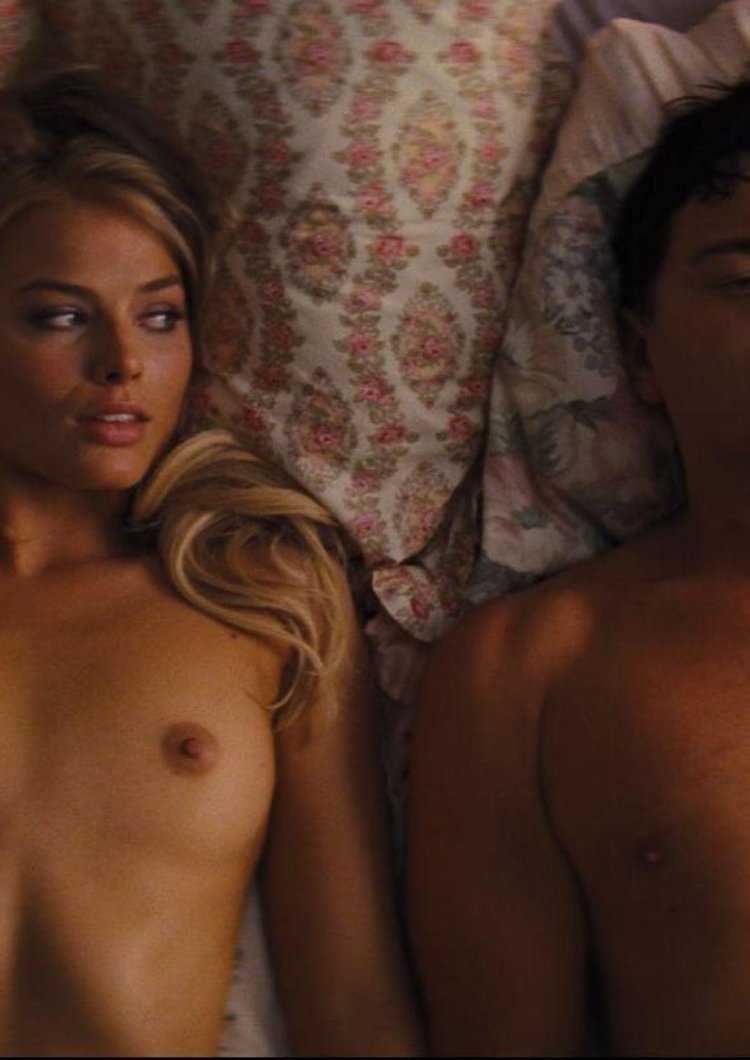Naked Margot Robbie