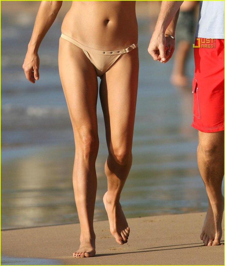 Kate Walsh Bikini