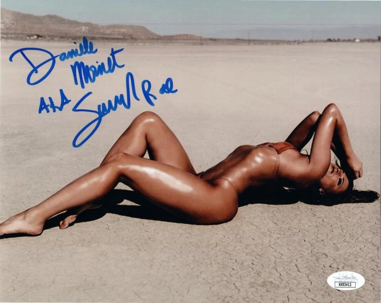 The phytonyashka is naked