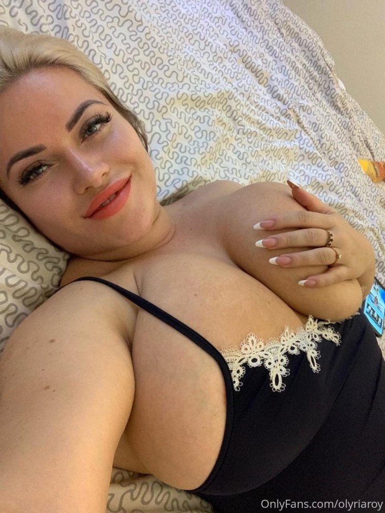 Olyria Roy Oliria Tits