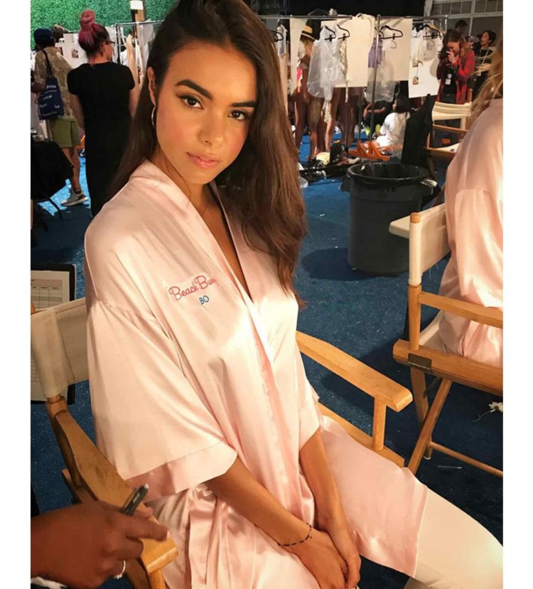 Victoria S Secret mod showing