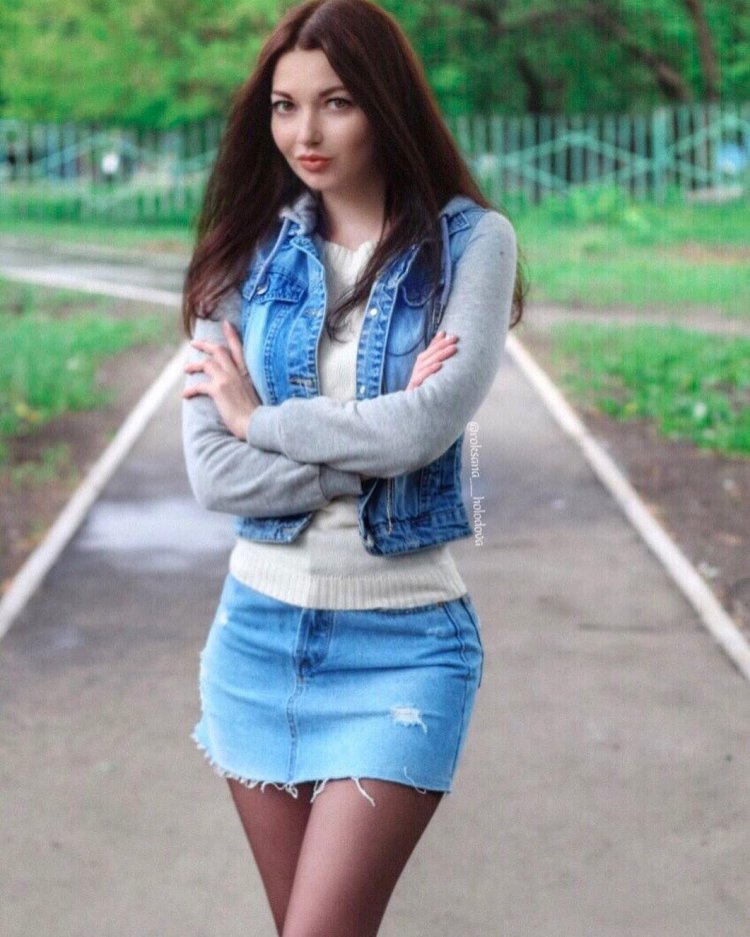 Girls in jeans mini skirts