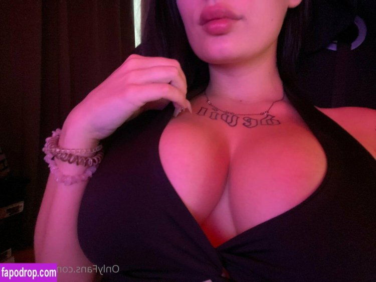 Brunettes are beautiful girls