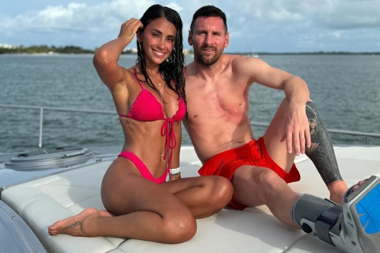 Lionel Messi with his wife