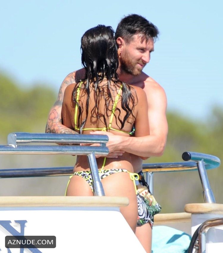 Naked wife Messi