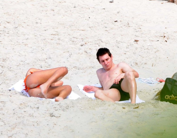 Lionel Messi is naked