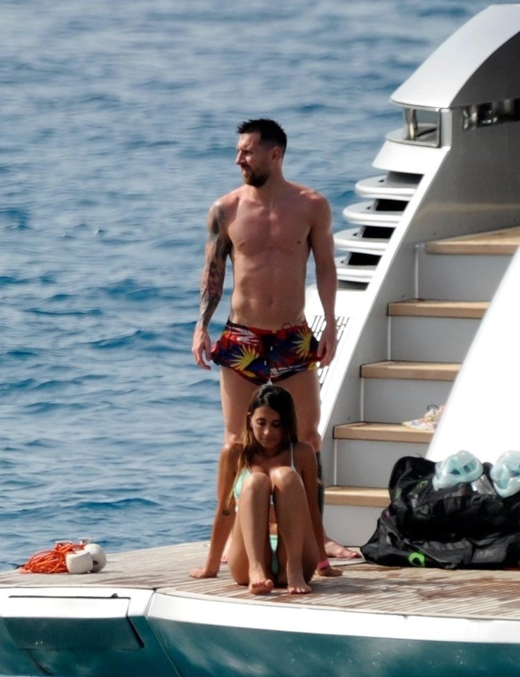 Lionel Messi and Antonella Rokutszo