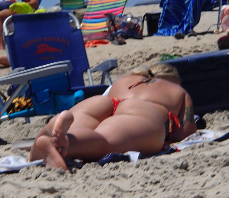 Naked Britney Spears on the beach