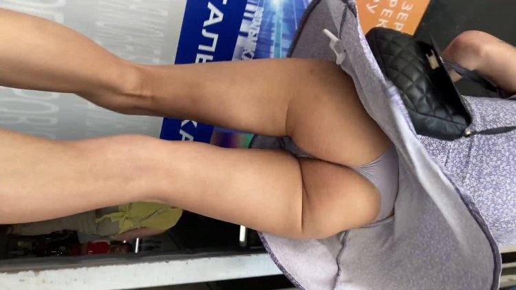 Under the skirt of girls